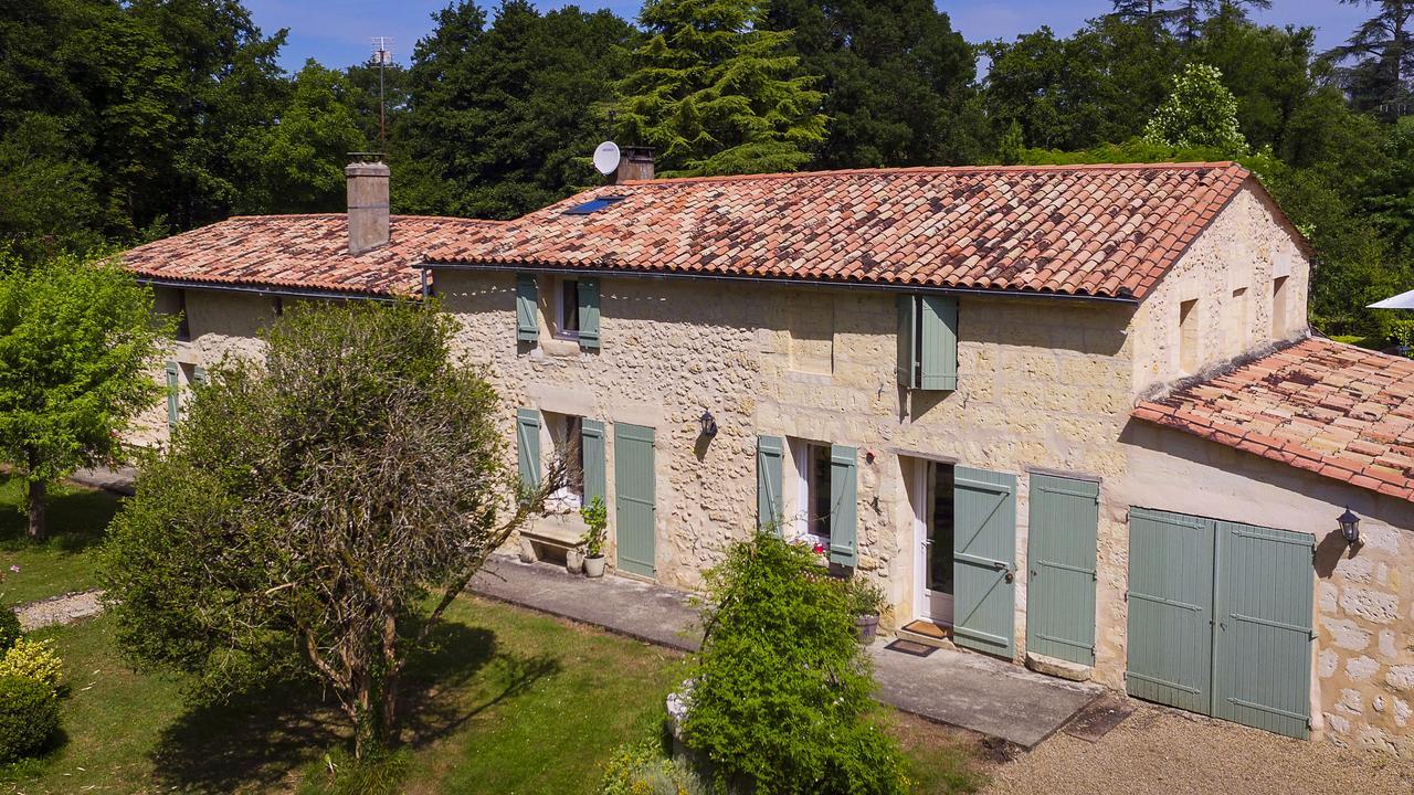 Gite La Maison De La Pimpine Lignan De Bordeaux Eksteriør billede